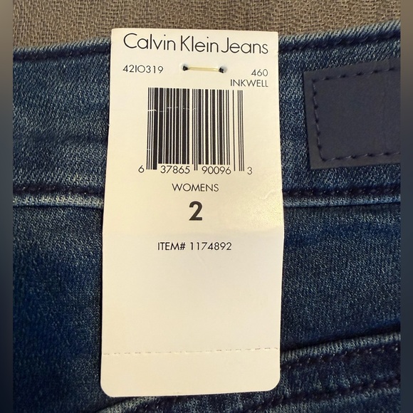 🆕 Calvin Klein Jeans City Short Bermuda 5 pocket denim shorts women’s 2 NWT - Picture 4 of 9